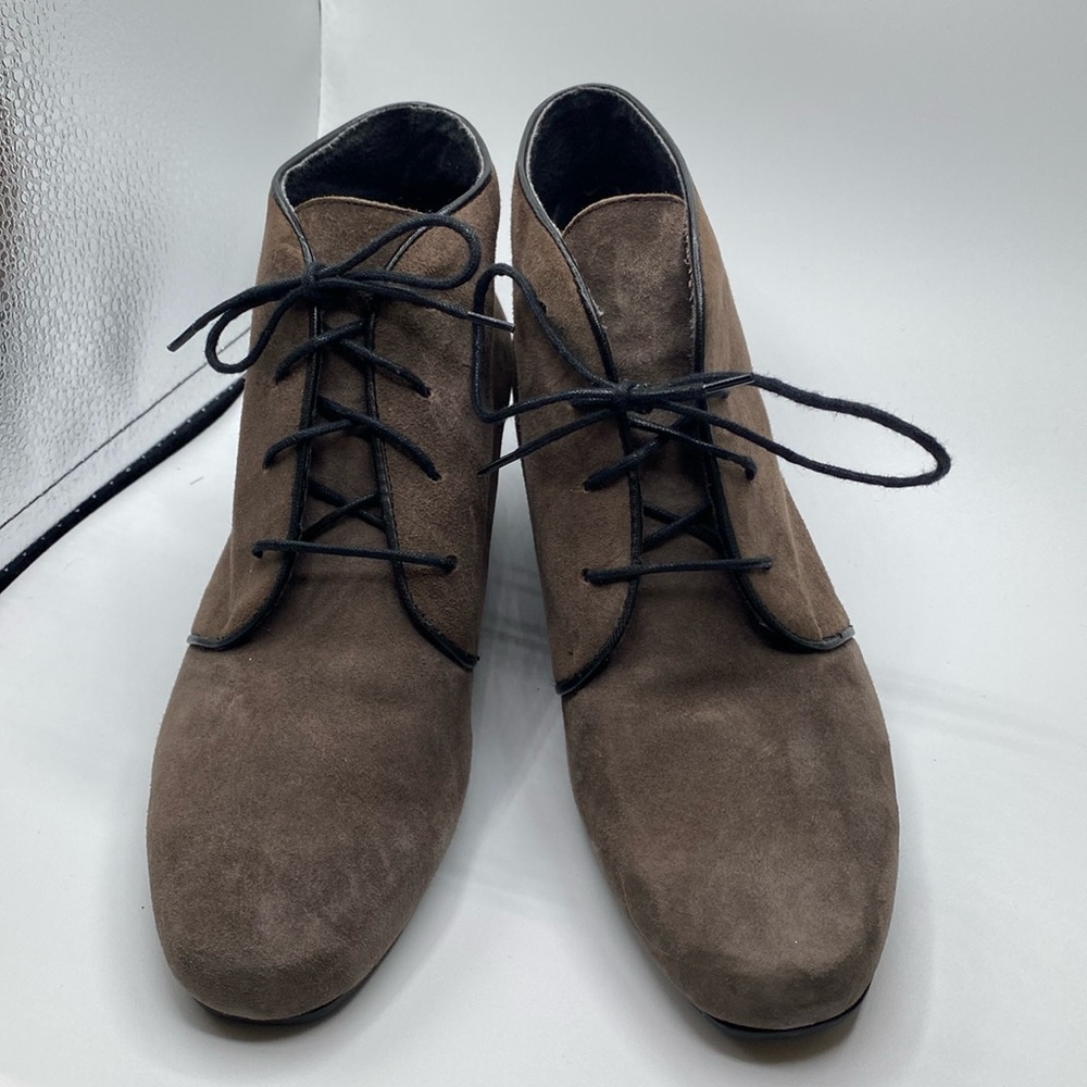 Munro Kara Bootie Wedge Taupe Suede Lace Up Shock Absorb Outsoles Women Size